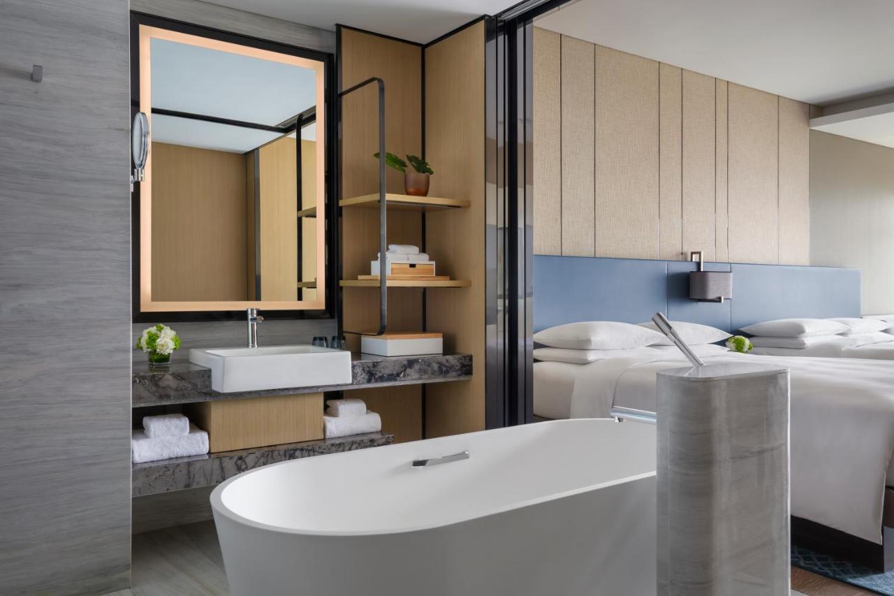 Xuzhou Marriott Hotel Lakeview Экстерьер фото