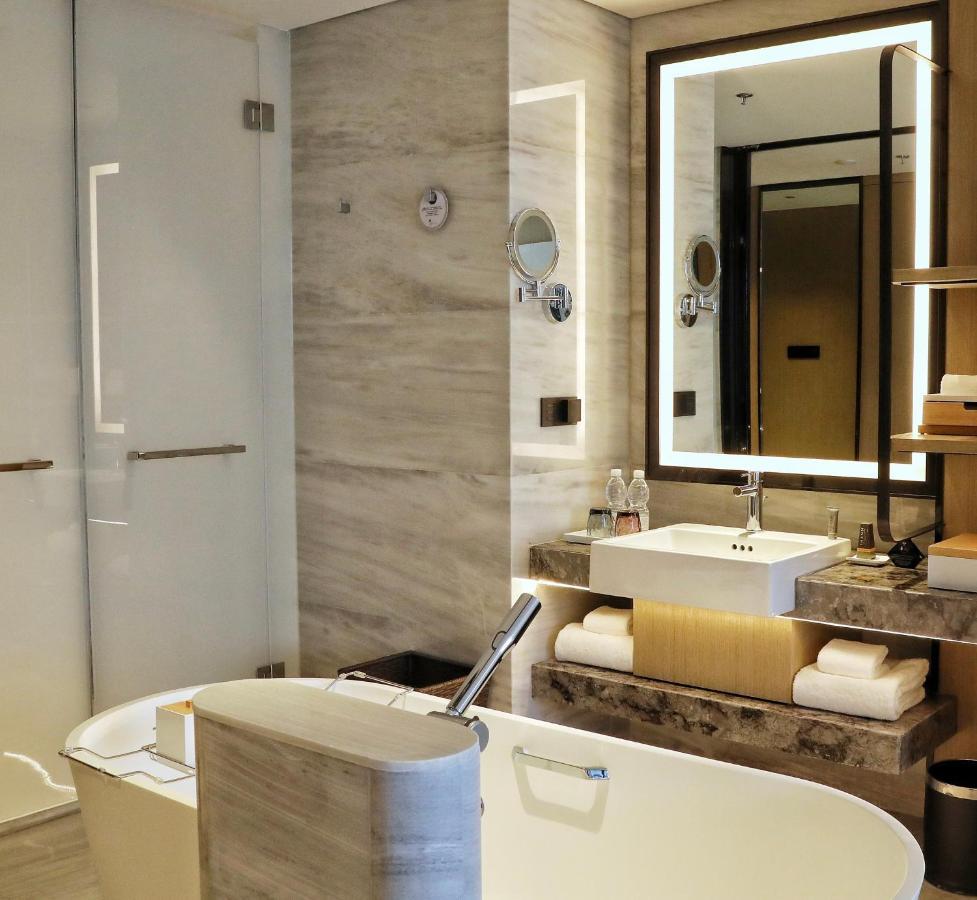 Xuzhou Marriott Hotel Lakeview Экстерьер фото