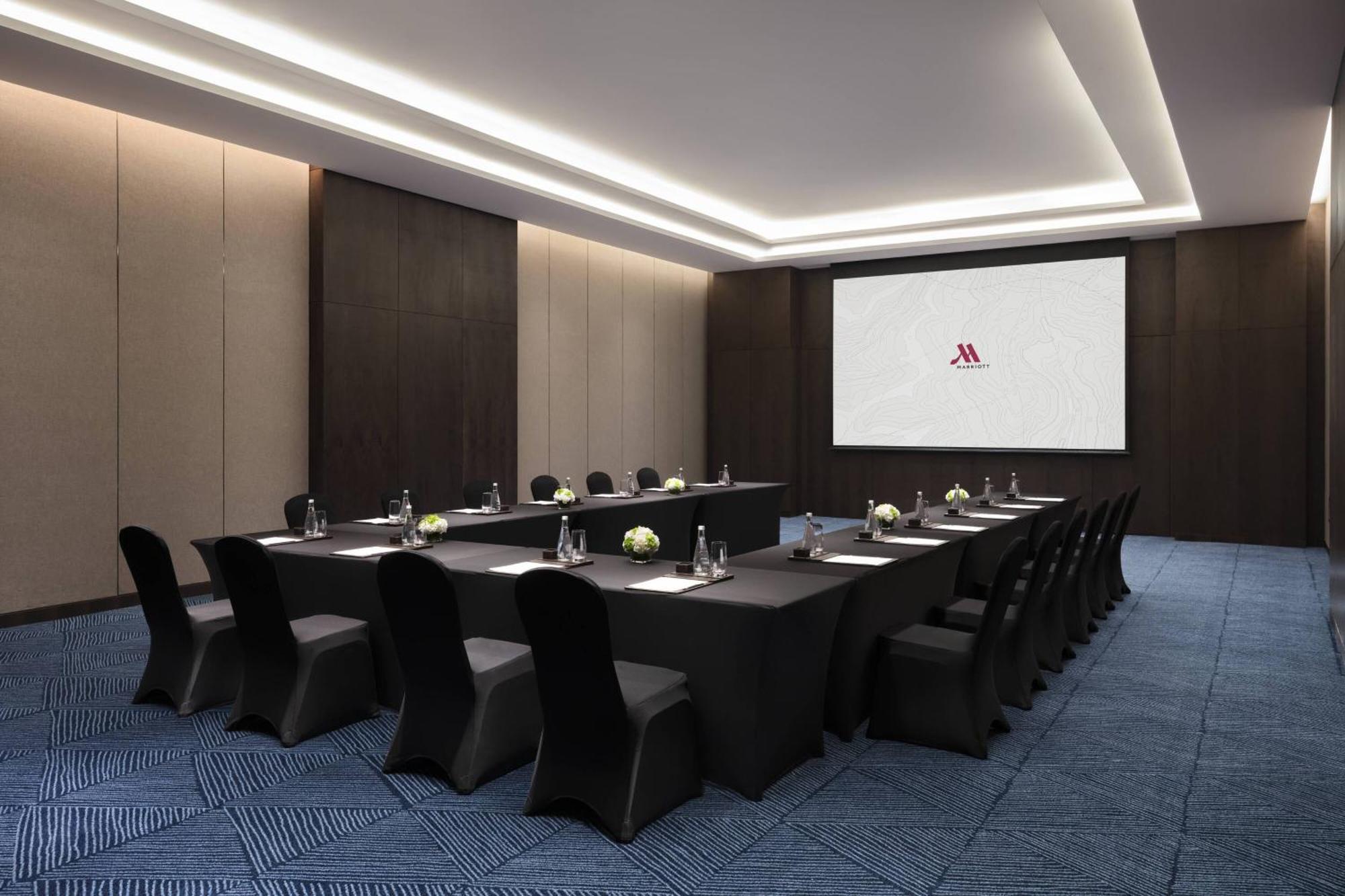 Xuzhou Marriott Hotel Lakeview Экстерьер фото
