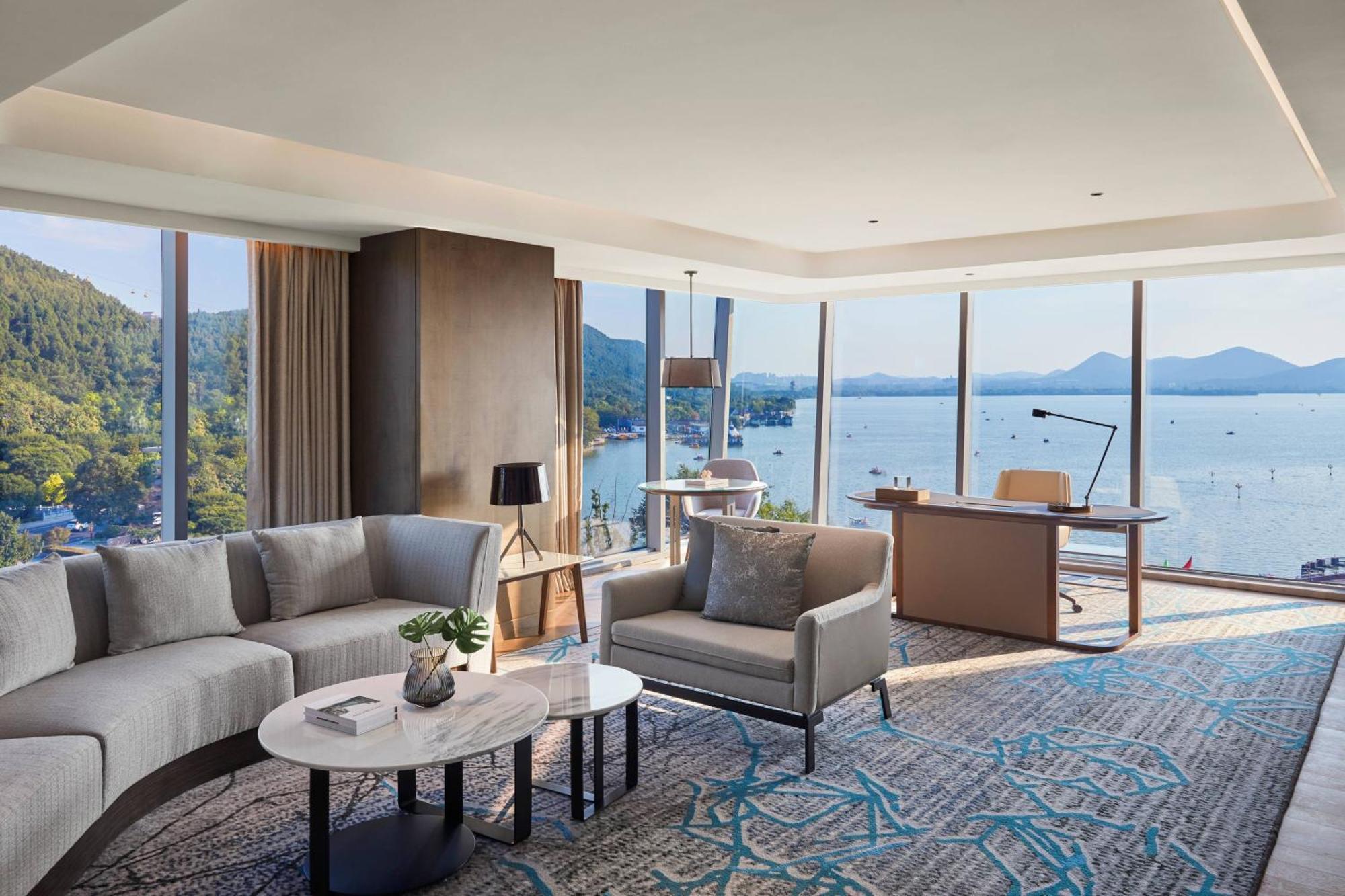 Xuzhou Marriott Hotel Lakeview Экстерьер фото
