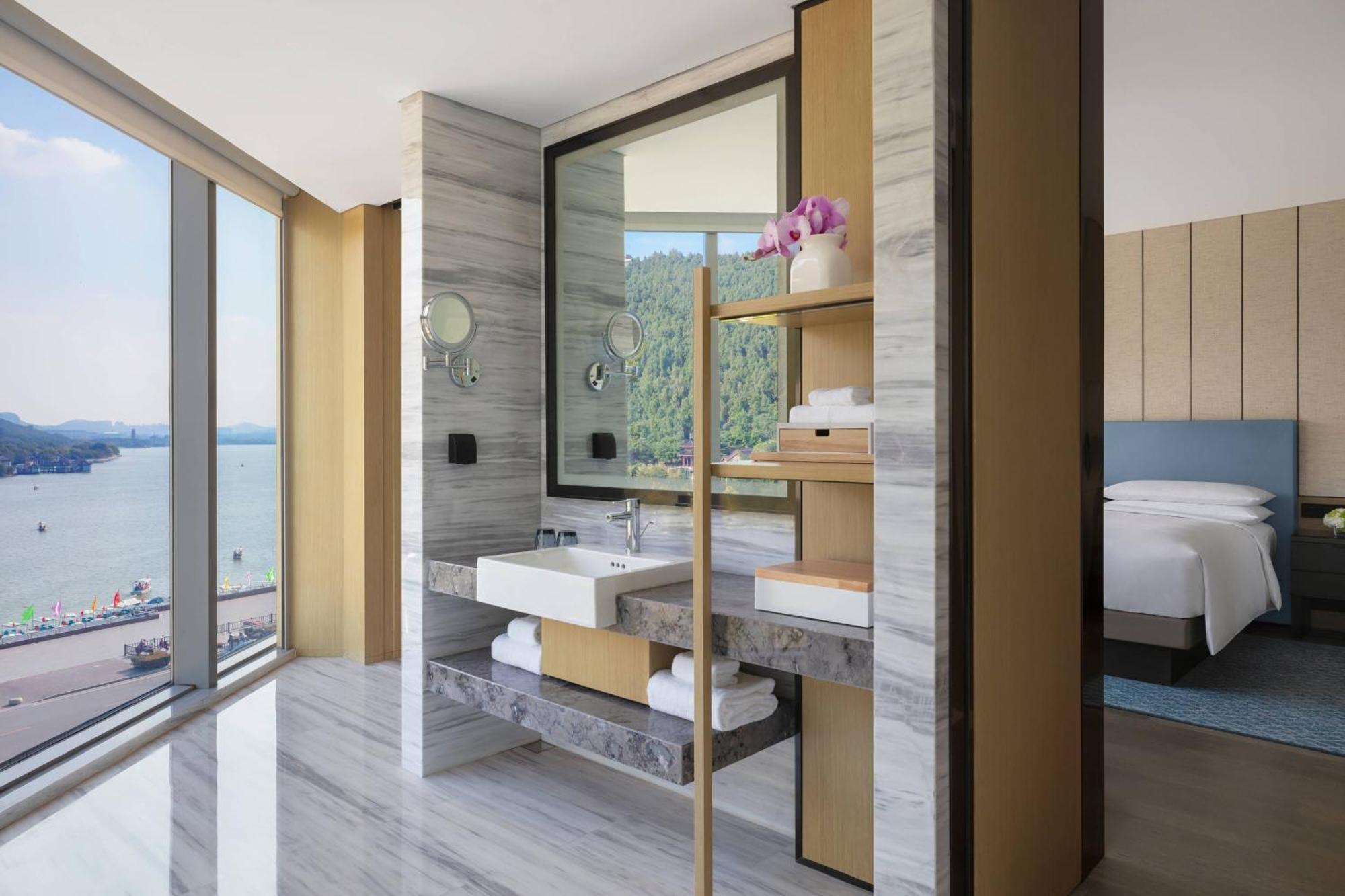 Xuzhou Marriott Hotel Lakeview Экстерьер фото